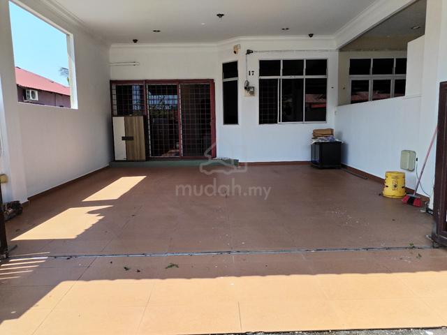 corner house for rent in KUANTAN 1