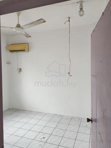 Selesa Court Apartment 1