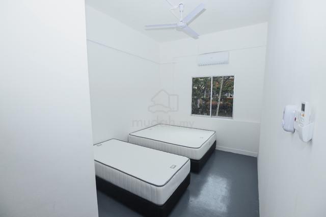 Bilik Hotel Bulanan Baru (Kampung Air) 2
