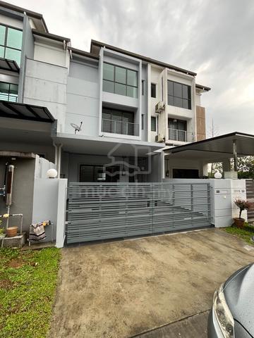 Indahpura Cempaka Crystal Kulai 2.5 Storey Big Hse 1