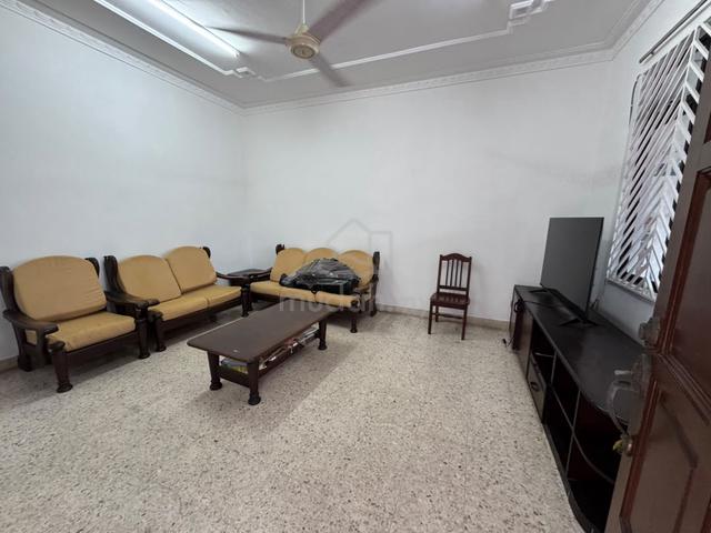 Taman Molek / Double Storey / New Paint / Partially Furnished 1
