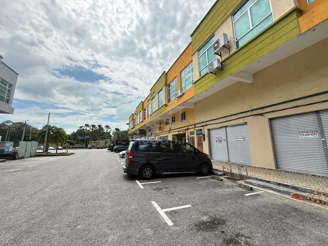 GROUND FLOOR Shoplot Durian Daun near Semabok Bukit Baru Peringgit 1