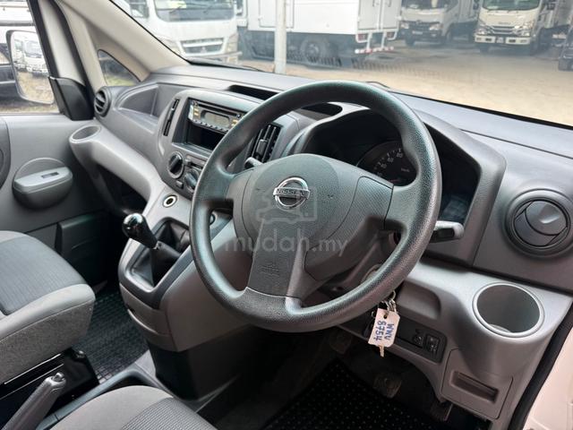 2012 Nissan NV200 Panel Van Tip Top Condition - photo 5 of 6