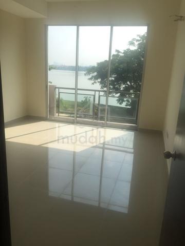 Summer Homes Lake Vista Puchong 1,715sqft Townhouse | Puchong, Selango 1