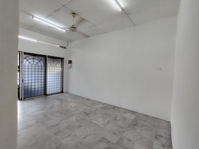 Newly painted single storey house in Taman Pertama Ipoh 1