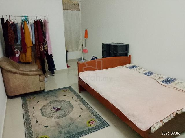 Mencari penyewa Bilik 1