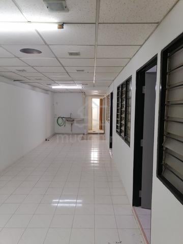 1st floor shop office in jln BS 6 bukit serdang for rent 1