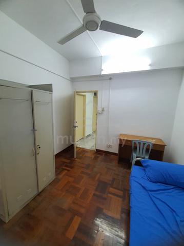 Ridzuan condominium sunway single medium room for rent (mix gender) 1