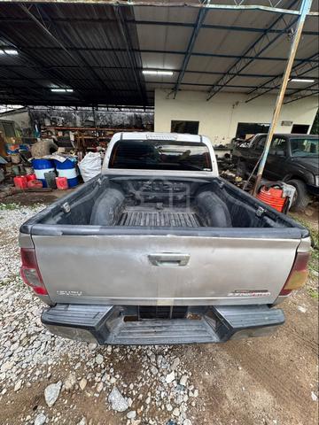 2010 Isuzu D-MAX 2.5 DDI ITEQ 4X4 (PREMIUM) - 4