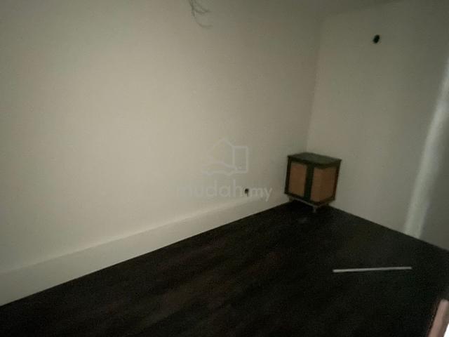 Vantage Desiaran Tanjung 1250sf Ground Floor Commercial Shop 5