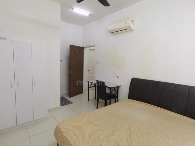 [Female Unit] Master Room with for rent at Season Garden Residence KL 1