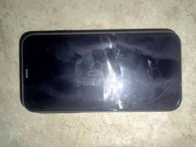 iPhone 11 128GB - photo 2 of 2