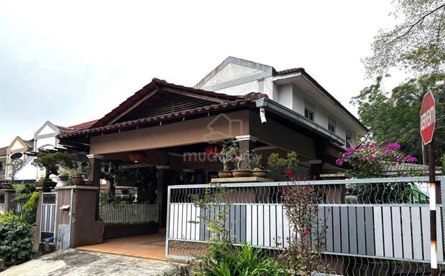 2 Storey Corner Unit House at Taman Impian Indah Sg Buloh For SALE 1