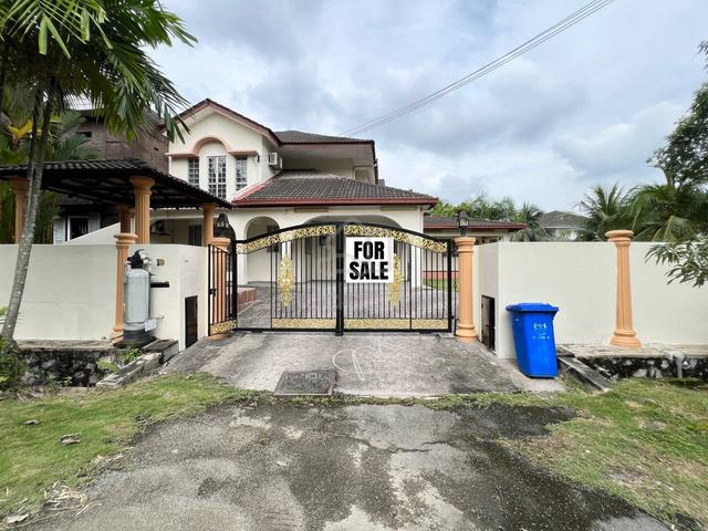 (CORNER LOT, RENOVATED) Double Storey Semi-D Seksyen 9 Shah Alam 1