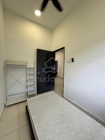Fully furnished Townhouse Corner Ground Floor 1