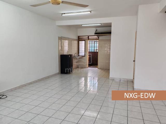 Good Condition!! 20x65 4R3B Cassia Bandar Botanic 2Sty House Klang 1