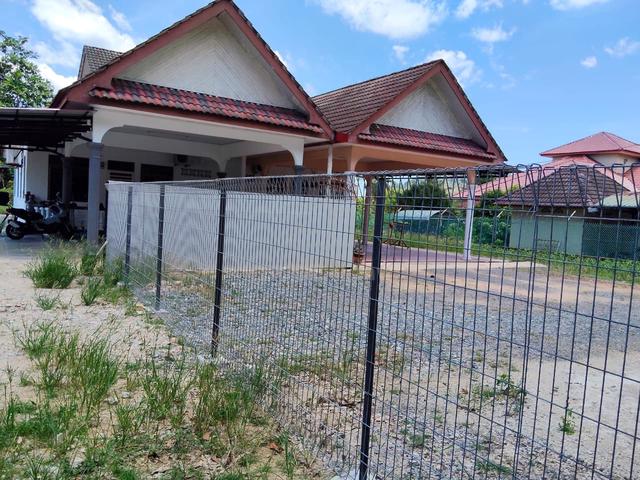 Rumah Semi-D 3 Bilik untuk Disewa — Bandar Paka 1