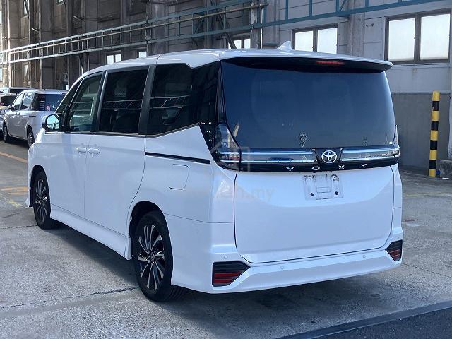 (BEST DEAL) Toyota Voxy 2.0 S-Z (7 SEATER) 2024 - 4