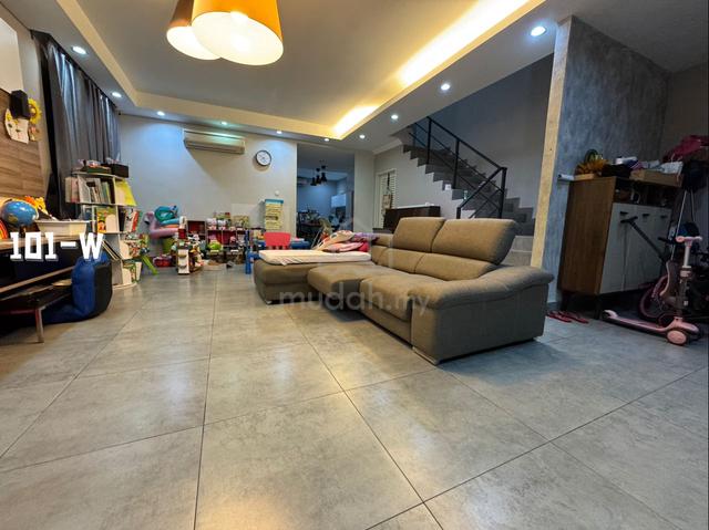 Tip Top Condition Fully Reno Furnished 33x65 Endlot Aman Perdana Klang 1