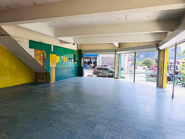 Shop Lot TAMAN SRI GOMBAK [ CORNER / GROUND FLOOR ] 1