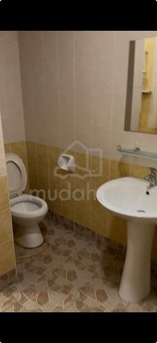 Kl town Jln Kuching via kepong full furnish room attached bathroom let 1