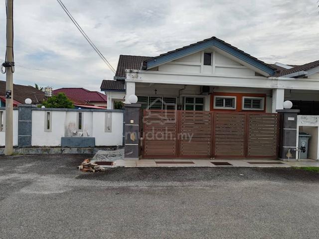 Single Storey Terrace Corner Lot at Tanjung Minyak, Melaka 1