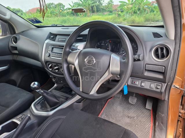 2018 Nissan NAVARA 2.5 SE 4×4 (MT 6SP) LOAN KEDAI - 5