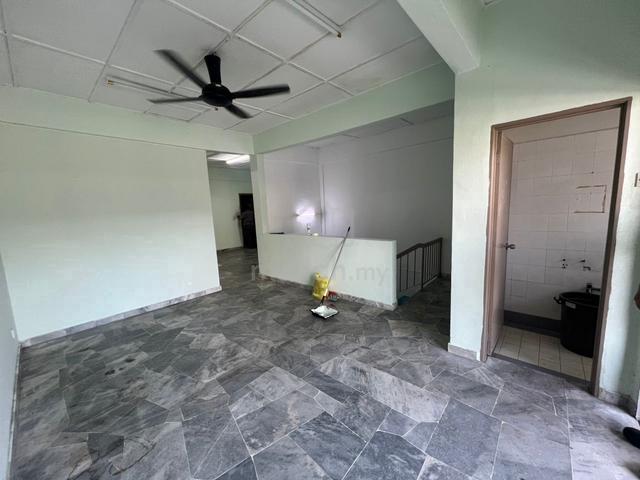 NEWLY REFURBISHED TOWNHOUSE SPACIOUS Sri Mahligai Seksyen 9 Shah Alam 1