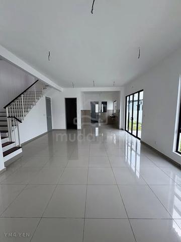 Setia Alam Utama 4 Double Storey Semi D Brand New Good Condition 1