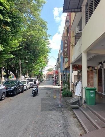 Ground floor shop lot jelutong 1200sf main road rare for rent 3