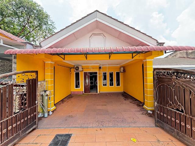 Renovated Unit 1 Storey Seksyen 24 Shah Alam 1