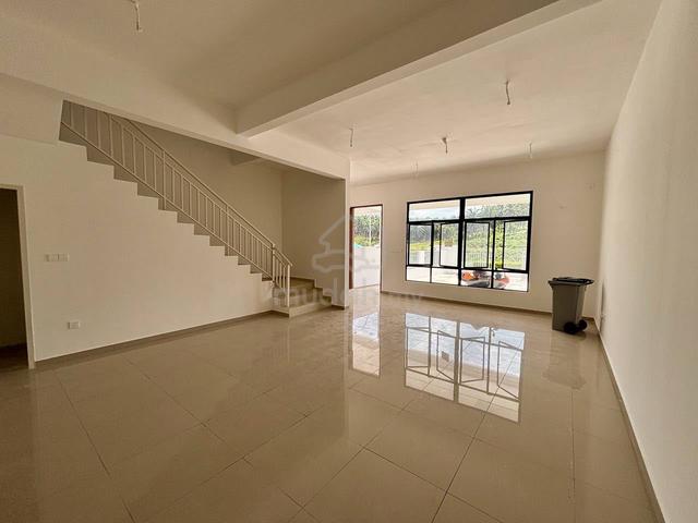 Double Storey / Impian Hills / Ulu Tiram / 4 Bed 4 Bathrooms 1