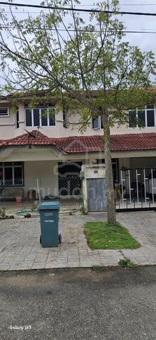 Spacious 2-Storey Corner Lot House for Rent in Karak  1