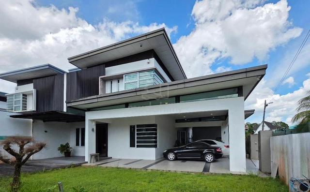 LAKSAMANA CHENG HO DOUBLE STOREY SEMI DETACHED FOR SALE At KUCHING 1