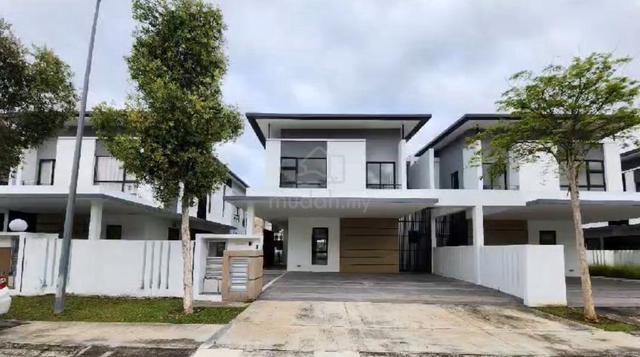 Fresh New Unit. Renovate your own design. High demand prime location. 1