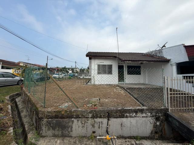 Full Loan Tun Aminah Single Storey Corner Lot For Sale 1