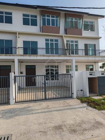 L519_4R3B_3-Storey Terrace House Scientex Kundang jaya, Kundang Rawang 1