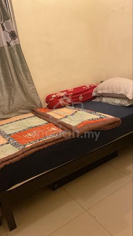 small room for rent in Oug Parklane 1