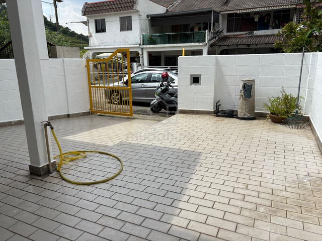 [RENT] TAMAN UNIVERSITI INDAH DOUBLE STOREY seri kembangan FOR RENT 1