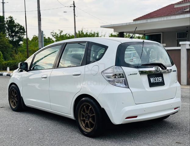 2014 Honda JAZZ 1.3 HYBRID FACELIFT (A) - 3