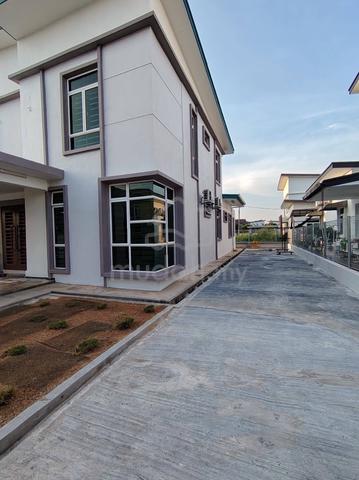 Melaka Paya Rumput 1.5 Storey Bungalow Fully Renovated Gated Guarded 1
