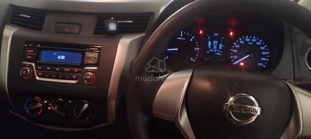 2017 Nissan NAVARA 2.5 SE (AT) NP300 (A) - 4