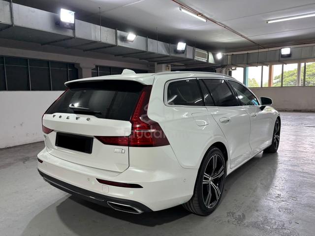 2022 Volvo V60 2.0 RECHARGE T8 (A) - 4