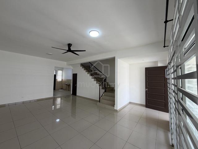 ParitBuntar 2StoreyTerrace Sale near PekanBaru Mydin 1