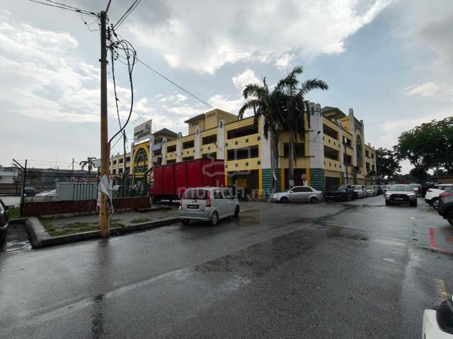 Ground Floor Facing Petronas Shoplot For Rent @ Taman Klang Utama 1