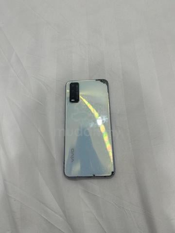 Vivo y20 - photo 2 of 3