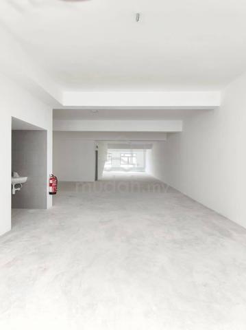 Jalan Adda 3/X Adda Heights / 3 Storey Shop Facing Yijia Theme Banquet 1
