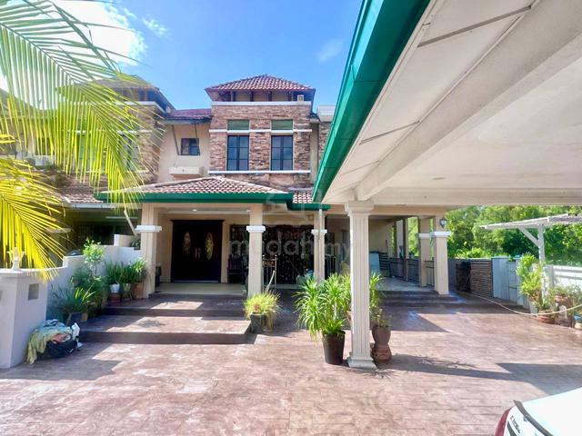 End Lot Double Storey Bandar Nusaputra Puchong 1