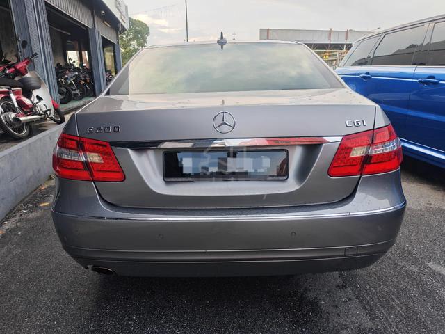 2011 Mercedes Benz E200 CGI BlueEFCY Boleh Loan - 4