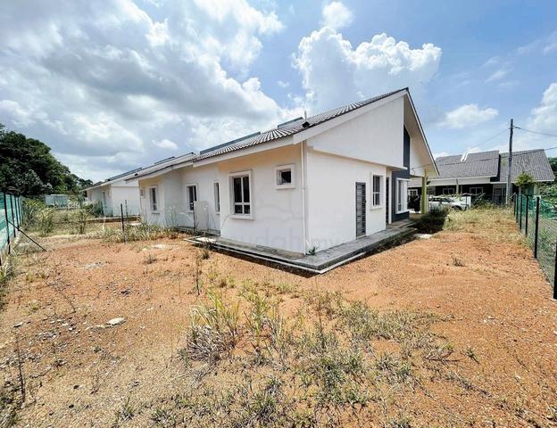 [ RUMAH BARU ] SEMI D KAMPUNG PADANG PERMAi KUANTAN 1